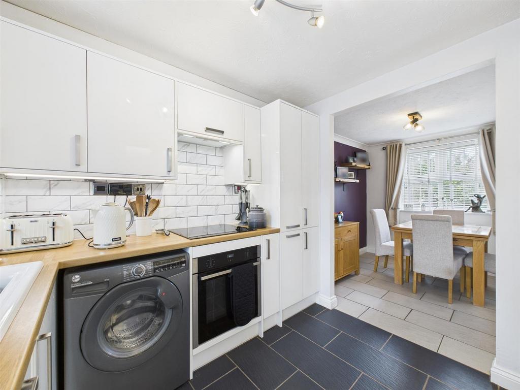 Kitchen/Dining Area