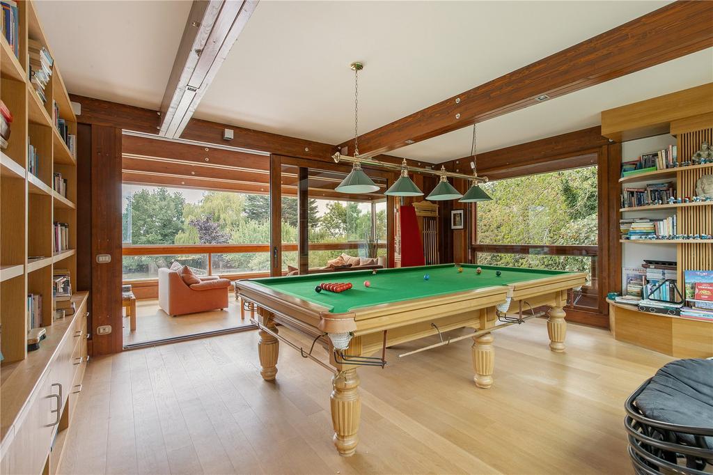 Entertainment Room
