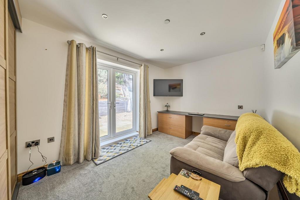 Office - Bed 4 with doors.jpg