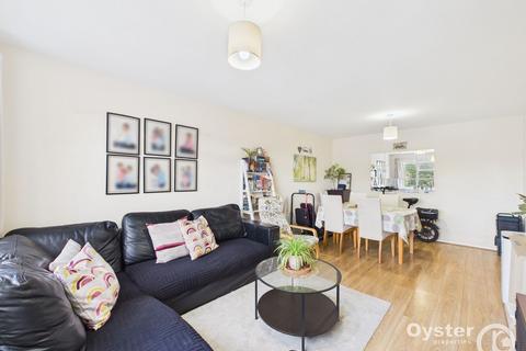 2 bedroom flat for sale, Downing Close, Harrow, HA2
