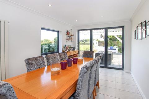 4 bedroom detached house for sale, Northover Road, Pennington, Lymington, SO41