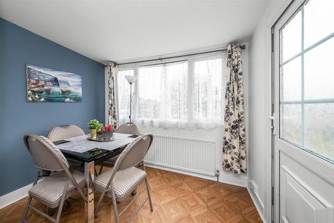 1 Cromwell Road, Caterham, CR3 5JE