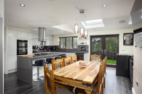 undefined, Bankfield, Leeds LS17