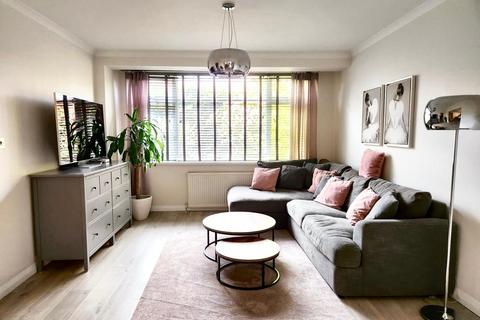 undefined, Great Cambridge Road, London N9