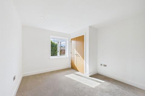 undefined, Hurst Park, Horsham RH12