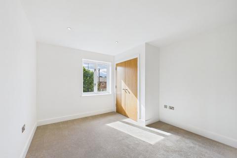 undefined, Hurst Park, Horsham RH12