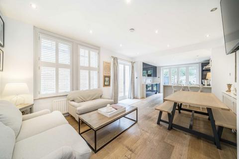 2 bedroom maisonette for sale, Louisville Road, London SW17