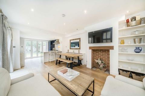 2 bedroom maisonette for sale, Louisville Road, London SW17