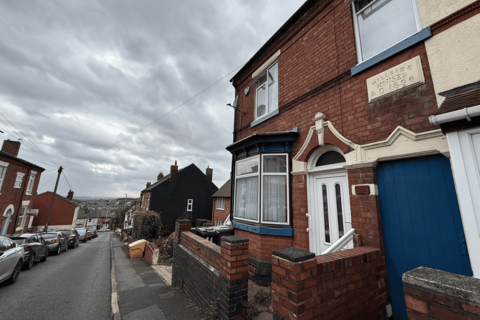 2 bedroom end of terrace house for sale, Bennetts Hill, Dudley, DY2