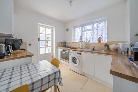2 bedroom bungalow for sale, Abbots Way, Hampshire PO15
