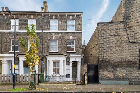 Larcom Street, London SE17
