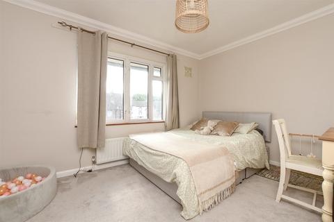 3 bedroom terraced house for sale, Horsecroft, Banstead, Surrey