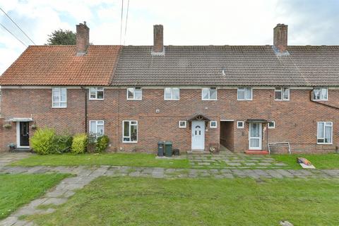 3 bedroom terraced house for sale, Horsecroft, Banstead, Surrey