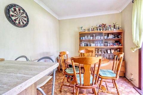 3 bedroom semi-detached house for sale, Hampton Road, Scunthorpe, Lincoln, Lincolnshire, DN16 1QJ