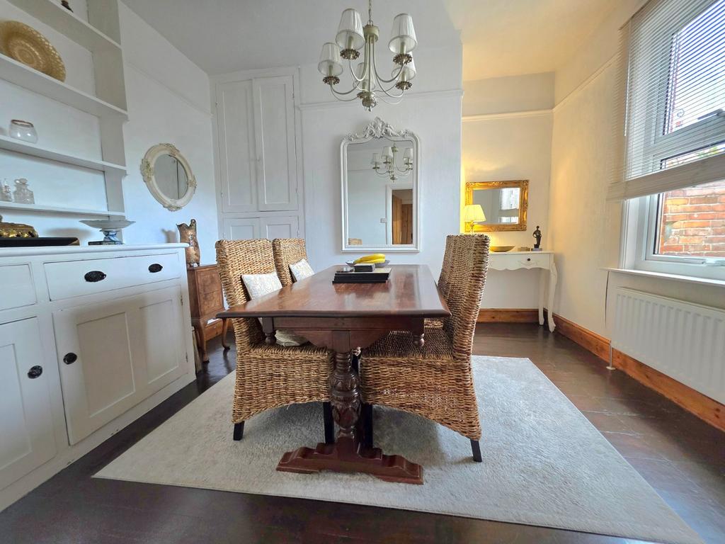 Breakfast Room