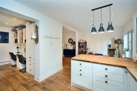 14 Garden Close, Banstead, SM7 2QB