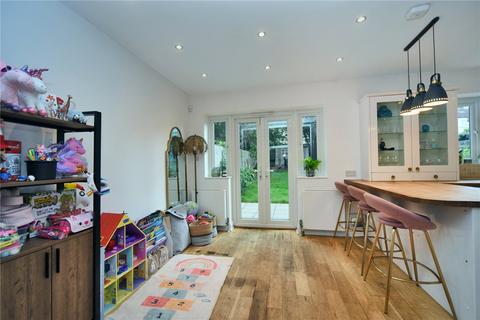14 Garden Close, Banstead, SM7 2QB