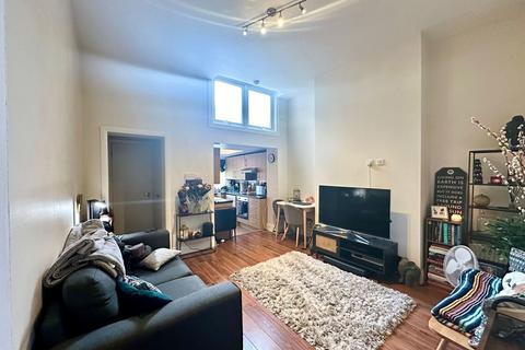 1 bedroom apartment to rent, Gondar Gardens, West Hampstead, London, NW6