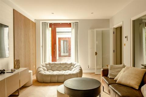 3 bedroom apartment to rent, Cornwall Gardens, South Kensington, SW7