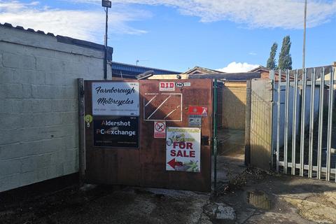 Property to rent - Ash Road, Aldershot
