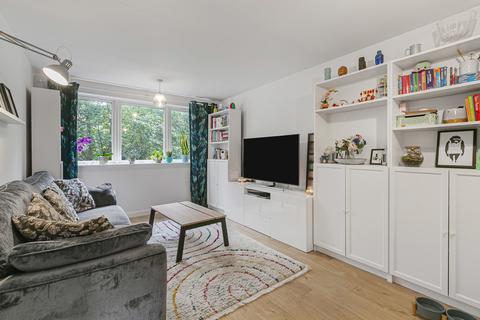 Wellesley Road, Twickenham, TW2