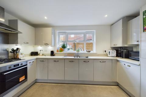 2 bedroom apartment for sale, Jay Close, Apsley, HP3