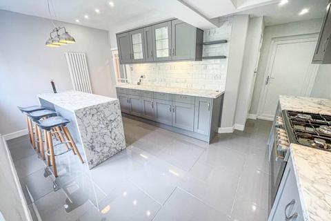 3 bedroom detached house for sale, Highfield Crescent, Rowley Regis, B65