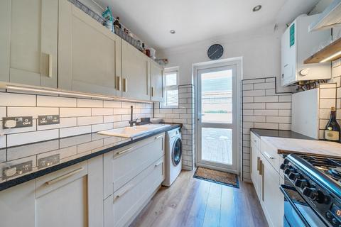2 bedroom flat for sale, Inglemere Road, Mitcham, CR4