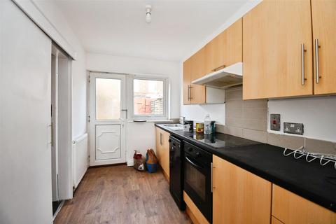 2 bedroom terraced house for sale, Gloucester Street, Hull