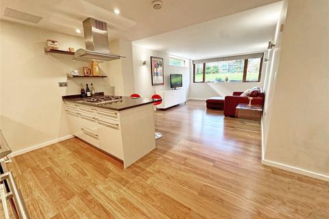1 bedroom apartment for sale, Southmead Gardens, Teddington, TW11