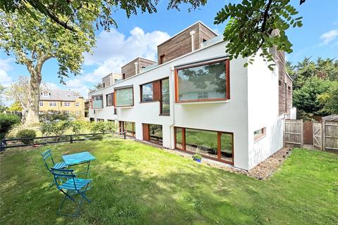 1 bedroom apartment for sale, Southmead Gardens, Teddington, TW11