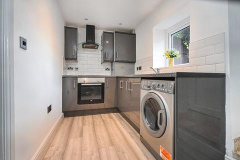 6 Pineapple Cottages, Warmfield, Wakefield, WF1 5TP