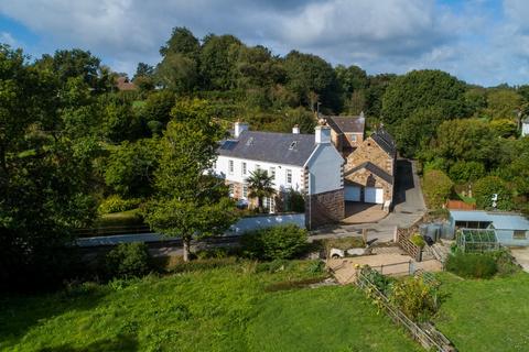 6 bedroom detached house for sale, Les Vaux Farm, St Saviour