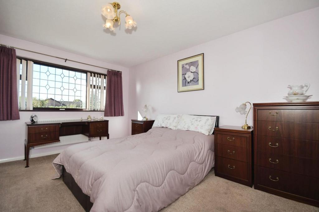 BEDROOM 1.jpg