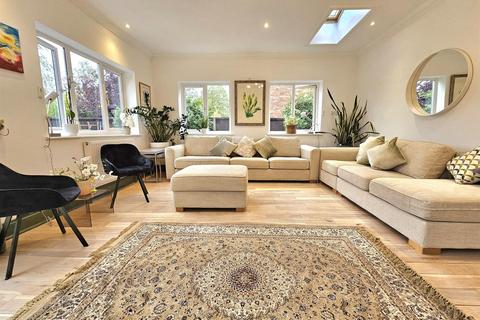 6 bedroom semi-detached house for sale, Tuffley Avenue, Gloucester