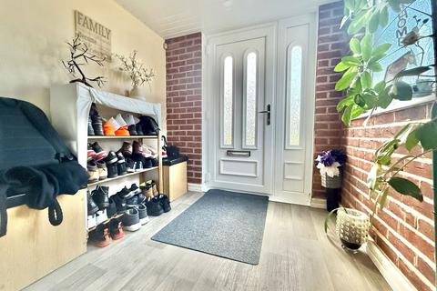 undefined, Yew Tree Lane, Bilston WV14