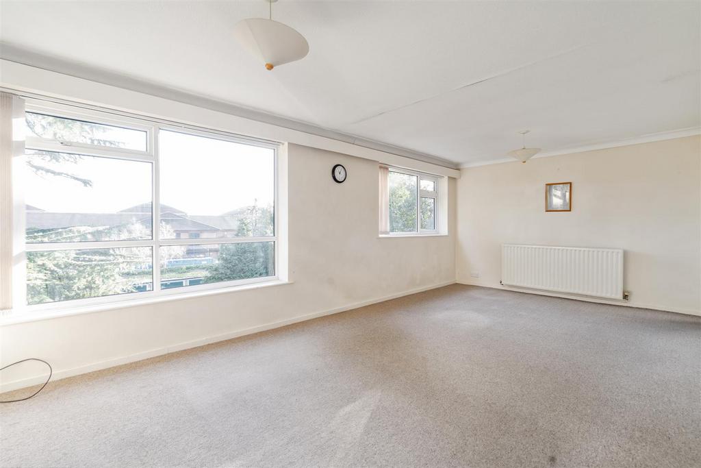 6 Keresley Close 3.jpg