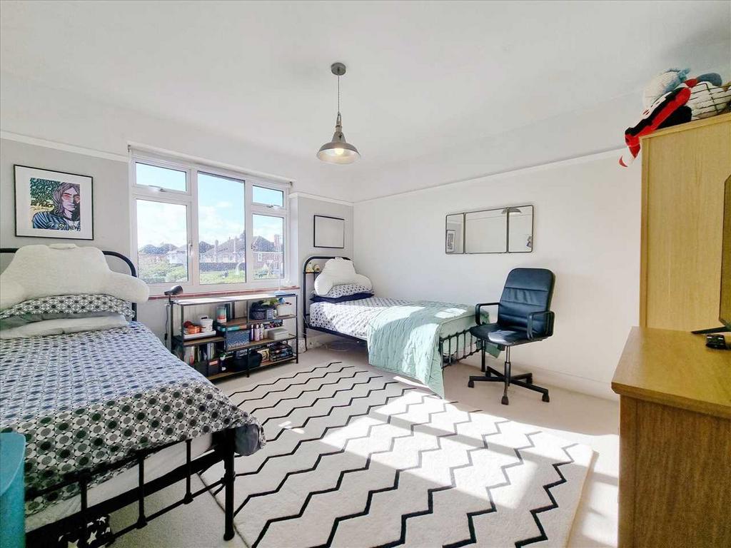 Bedroom 2: