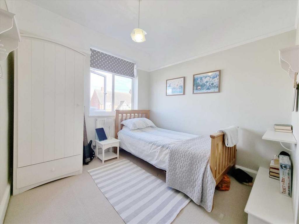 Bedroom 3: