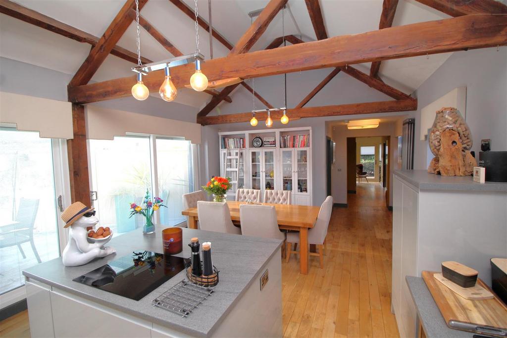 Kitchen diner 1.JPG