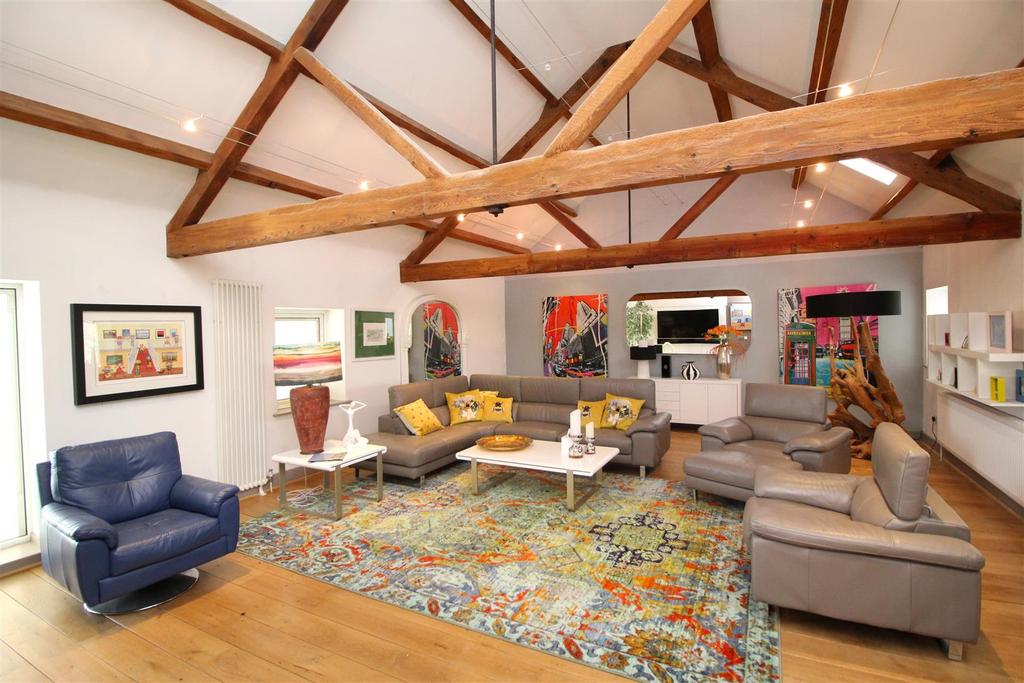 Living room 2 .JPG