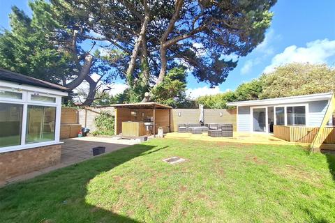 14 Bellscroft Close, Littlehampton, BN17 6EA