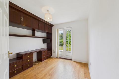 undefined, Aspen Close, Hull