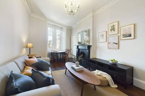 Queens Park Avenue, Meadowbank, Edinburgh, EH8