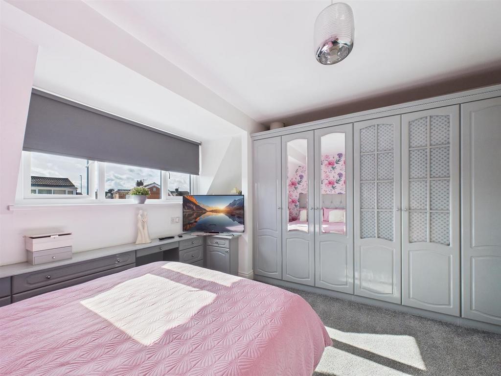 Bed 1 2.jpg