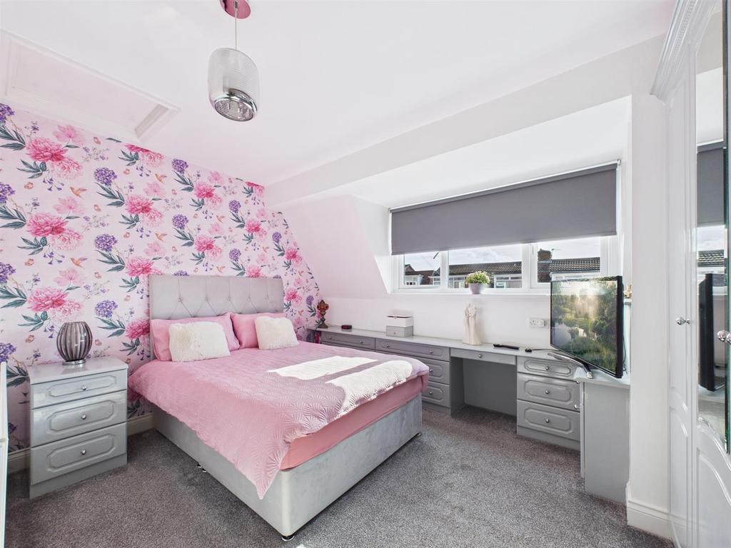 Bed 1.jpg