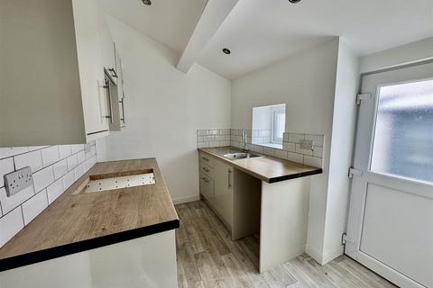 undefined, Bryn Ffynnon, Llanaelhaearn, Caernarfon