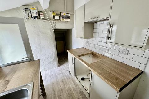 undefined, Bryn Ffynnon, Llanaelhaearn, Caernarfon