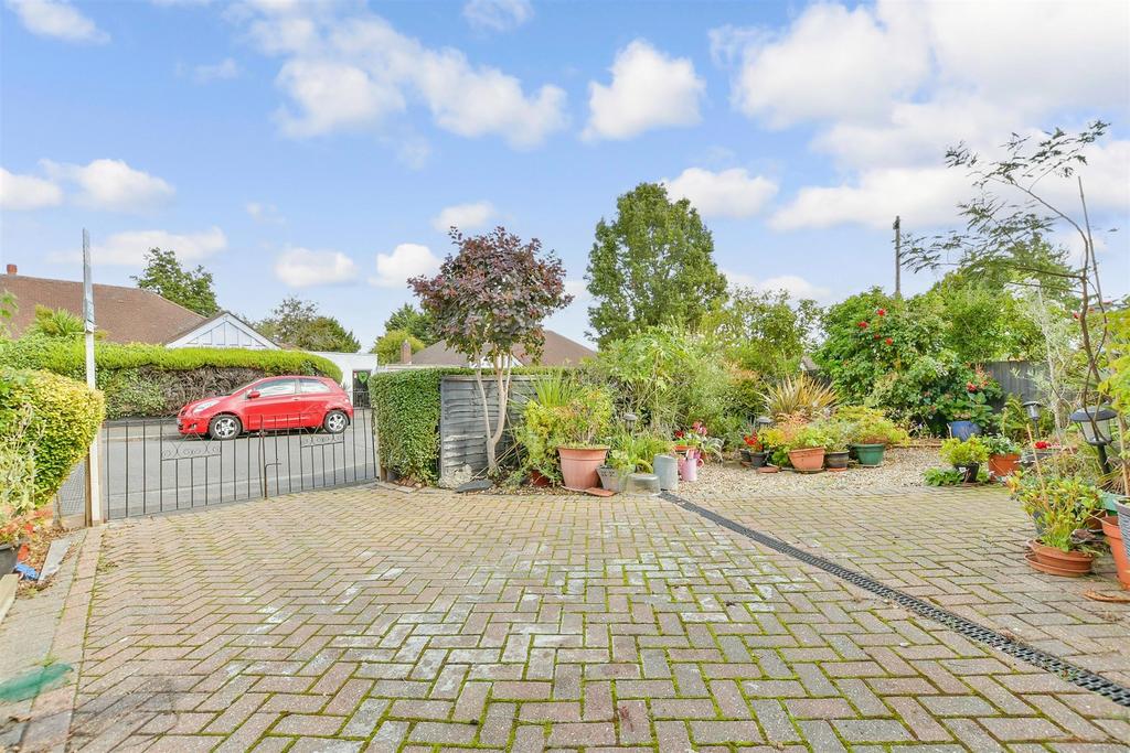Driveway/Parking