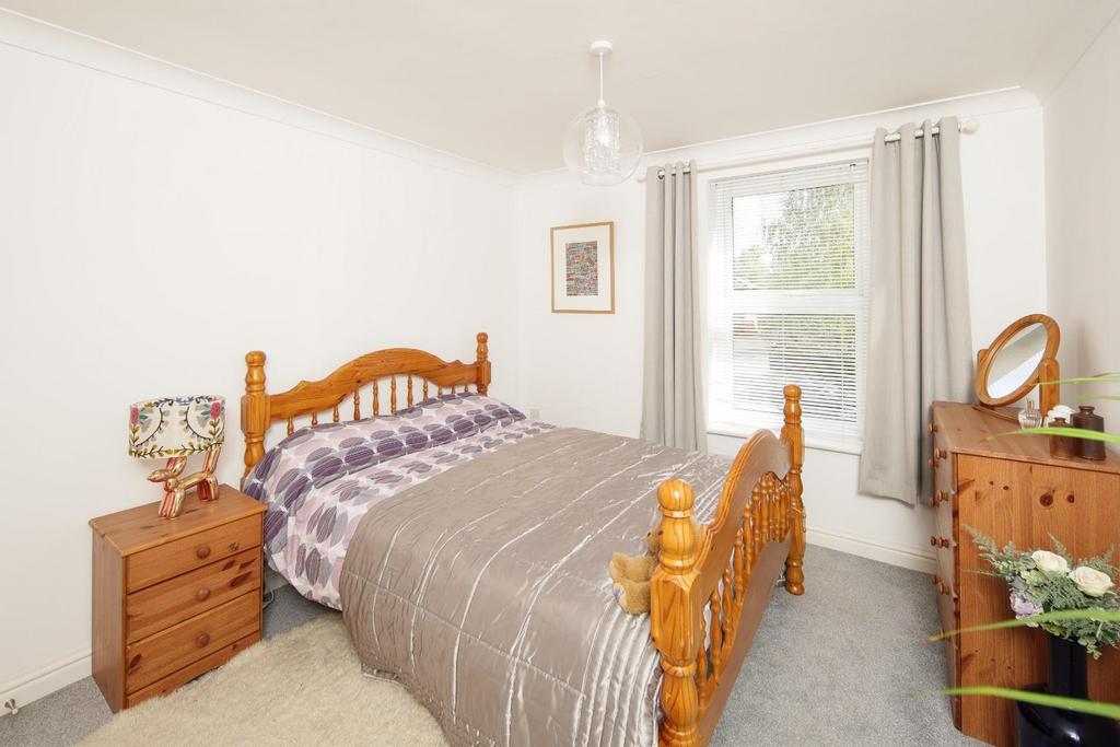 26 Oakfield House CV32-10.jpg